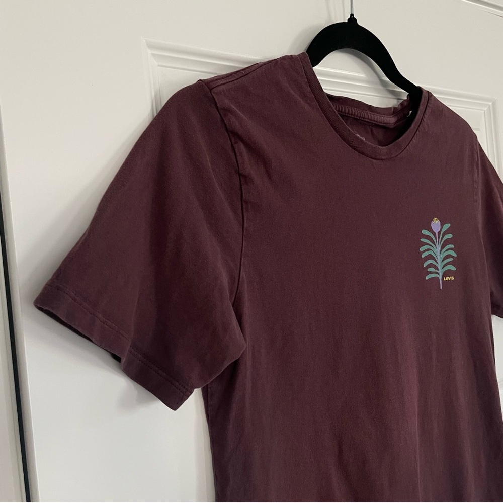 Levi's Burgundy Graphic Tee - Picture 4 of 6